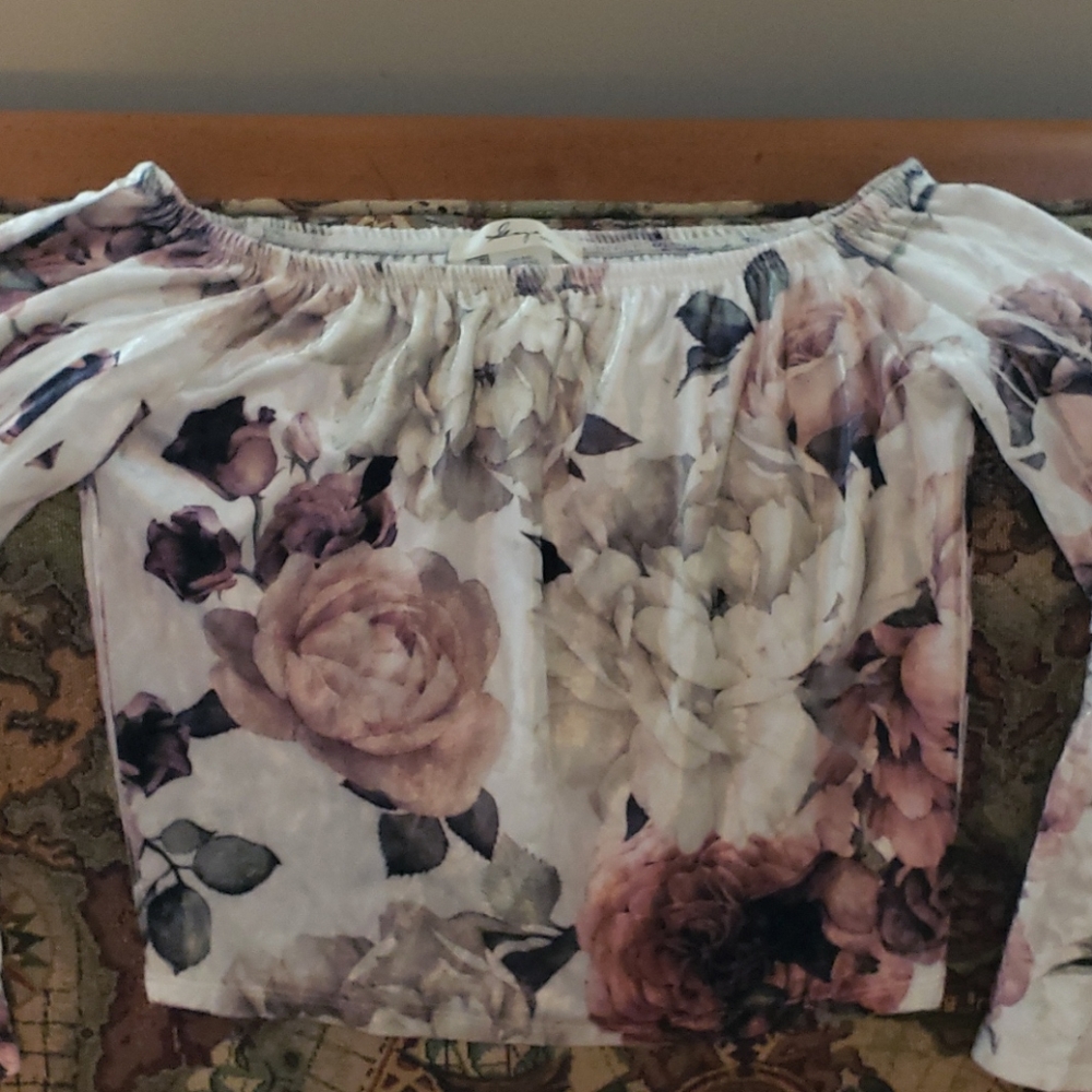 Crop top, wide sleeve